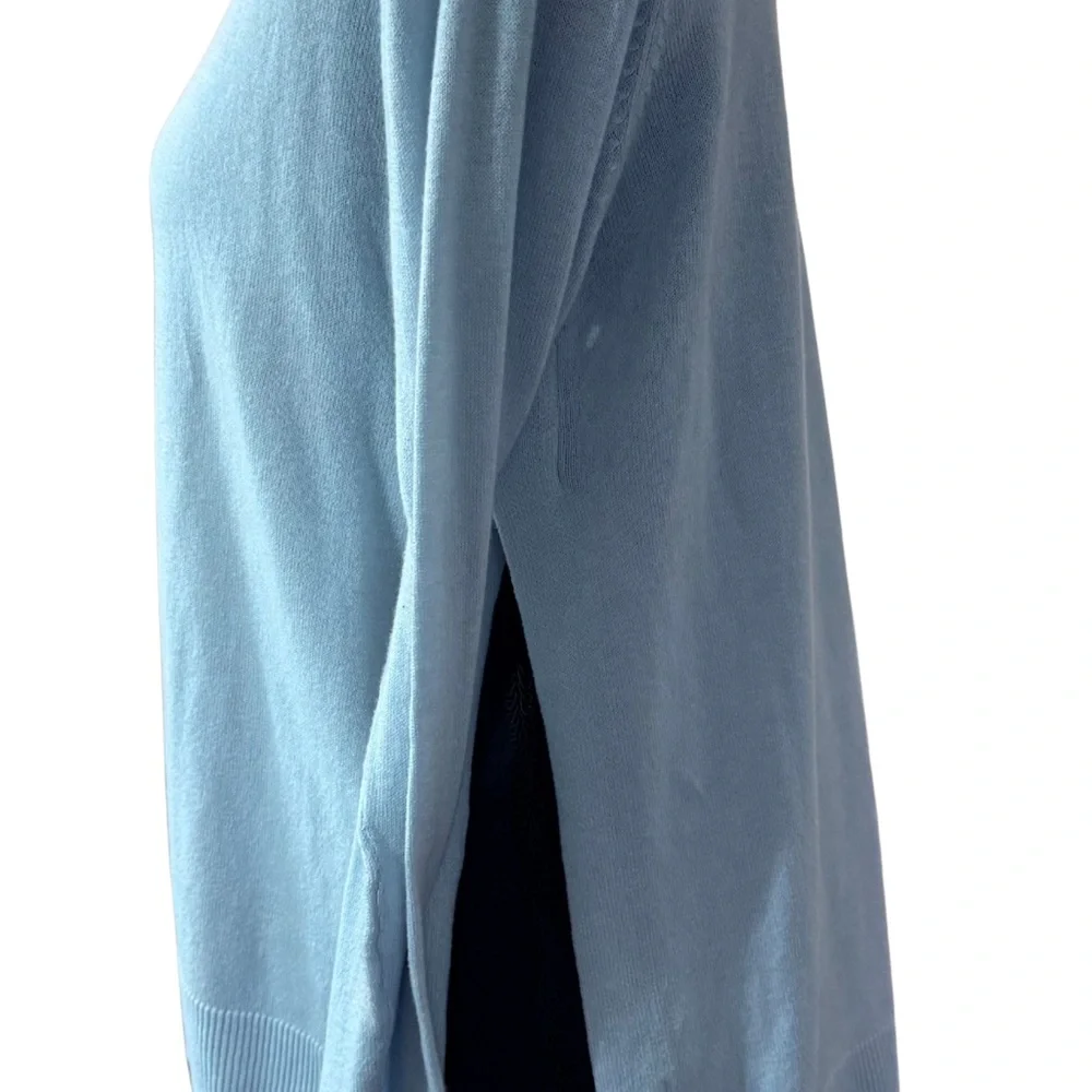 Old Navy Women's Light Blue‎ Side Slit Sweater Size Small